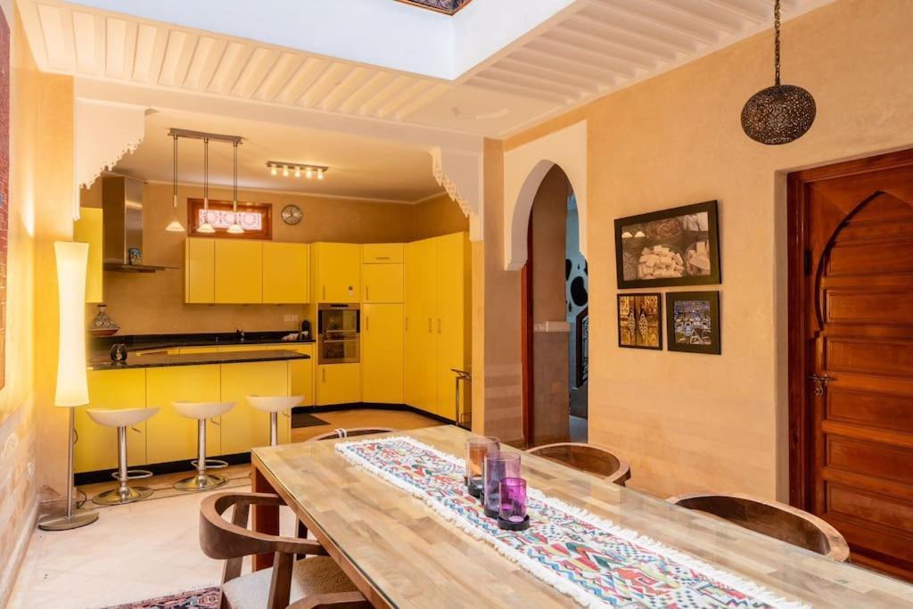 Charmant Riad Privatif Au Coeur De La Medina Vila Marraquexe Exterior foto